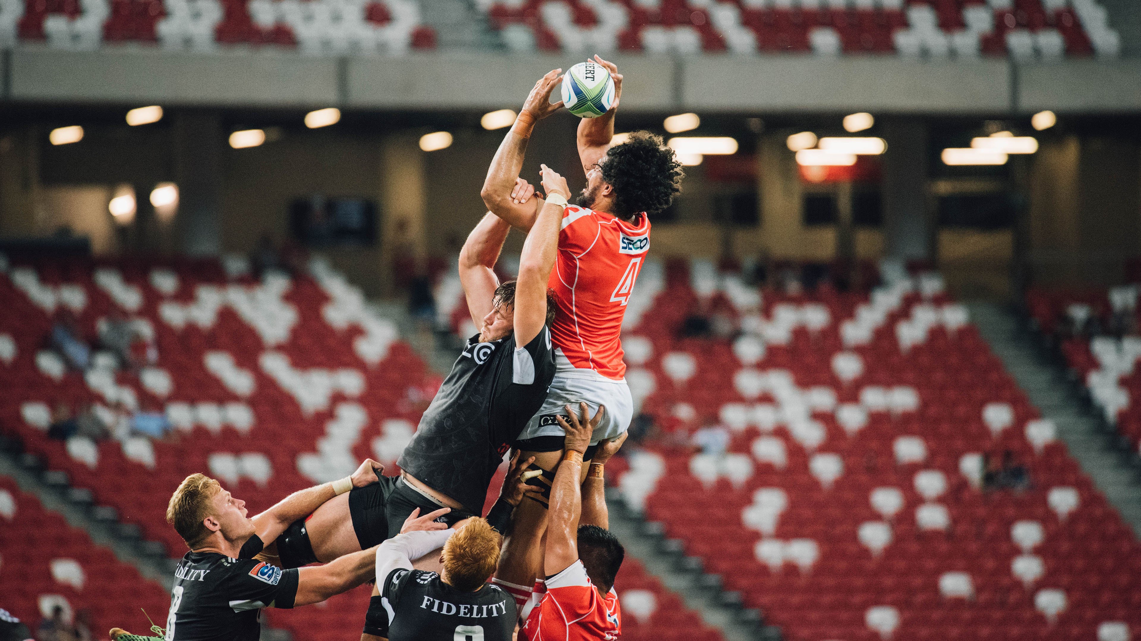 _快船队迎战强敌，奋力拼搏_，快船队的比赛